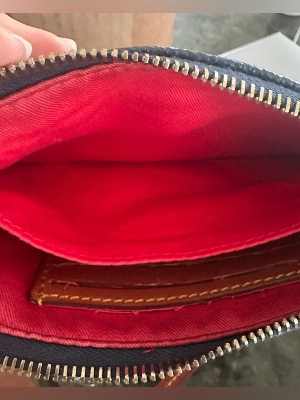 💐 Dooney & Bourke Gretta LexiCrossbody. Navy & Tan, Monogram. - Picture 11 of 11